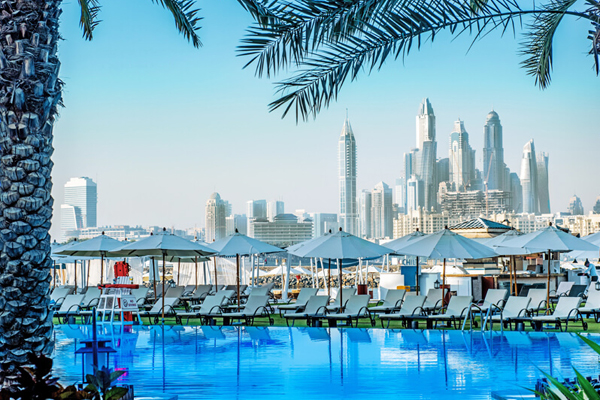 Rixos-The-Palm-Dubai-Hotel-Suites-basen.jpg