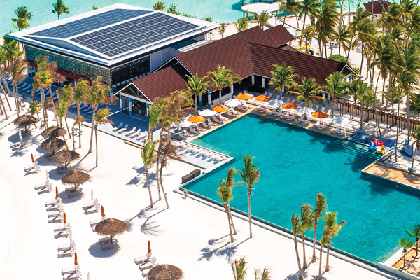 OBLU Xperience Ailafushi - basen.jpg OBLU Xperience Ailafushi - basen