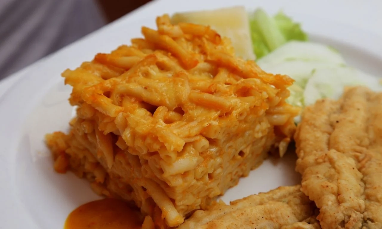 Bajan Macaroni Pie i Flying Fish Bajan Macaroni Pie i Flying Fish