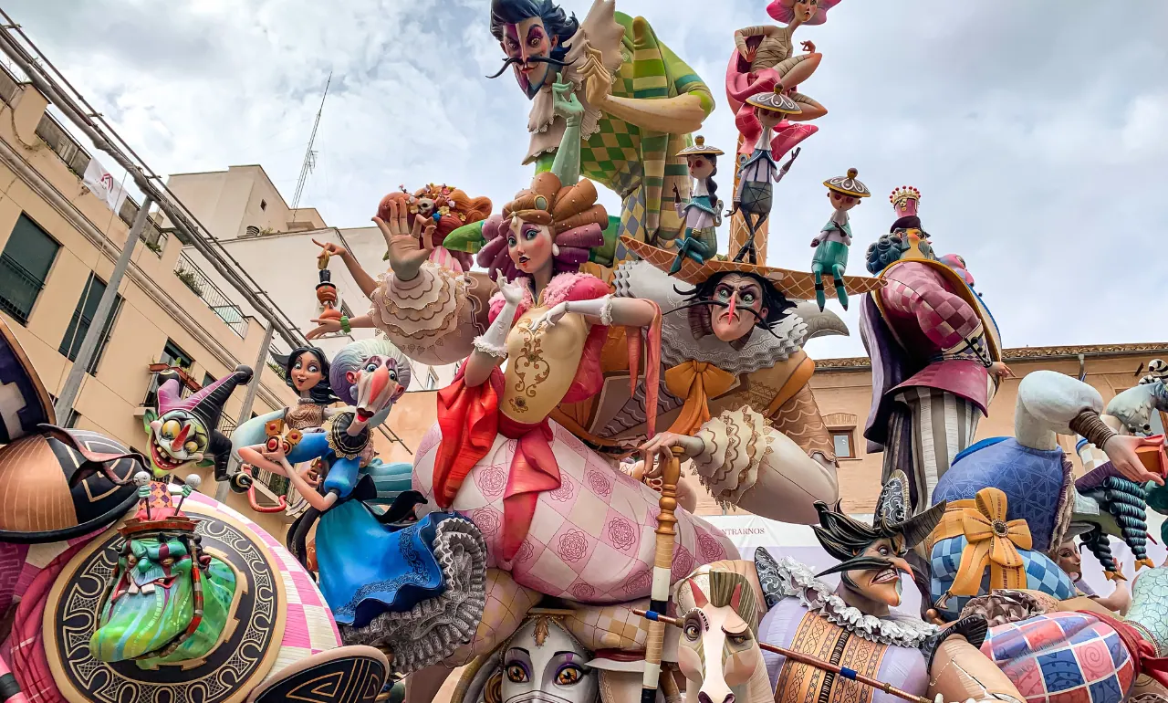Gigantyczne figury - "fallas"