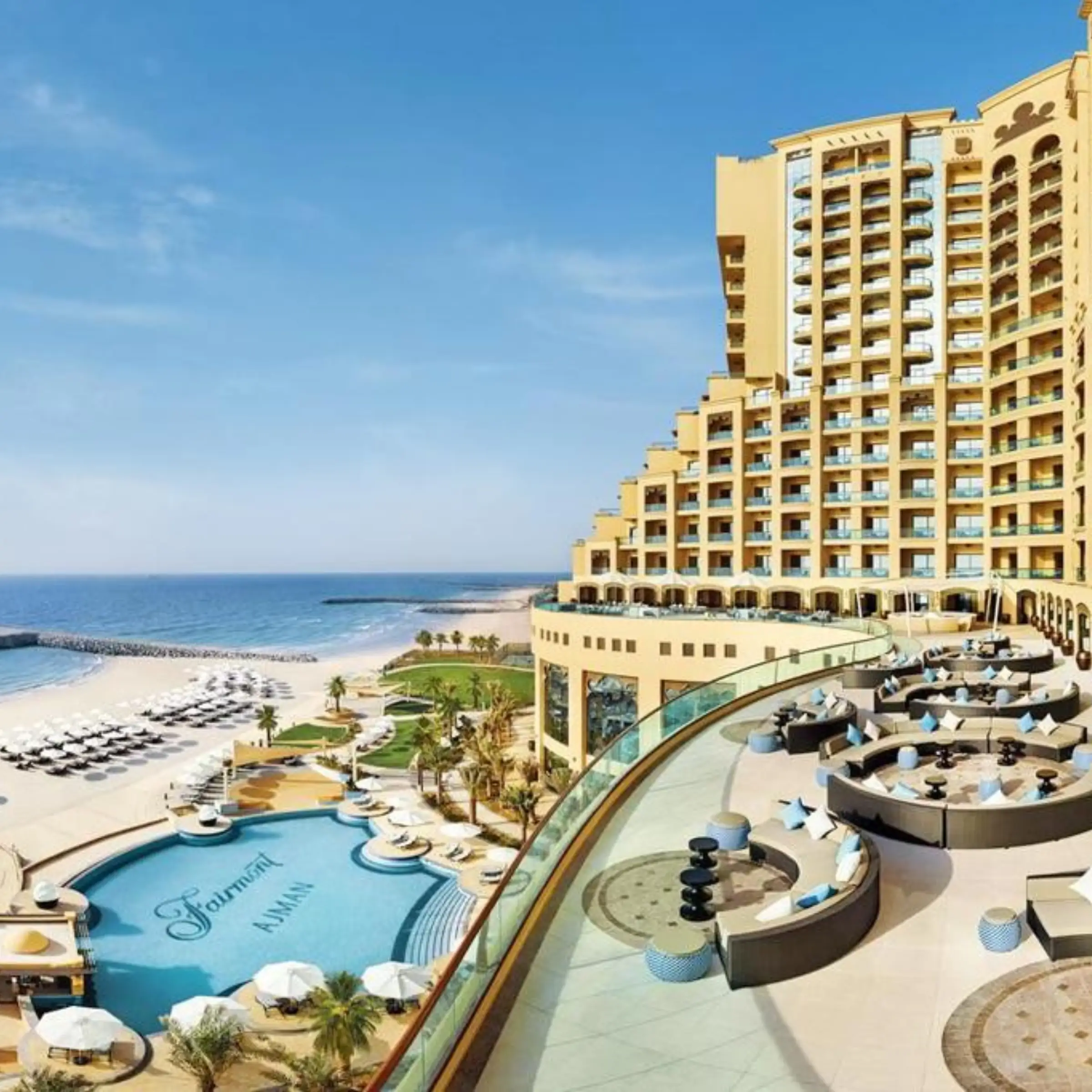 Widok z tarasu w hotelu Fairmont Ajman
