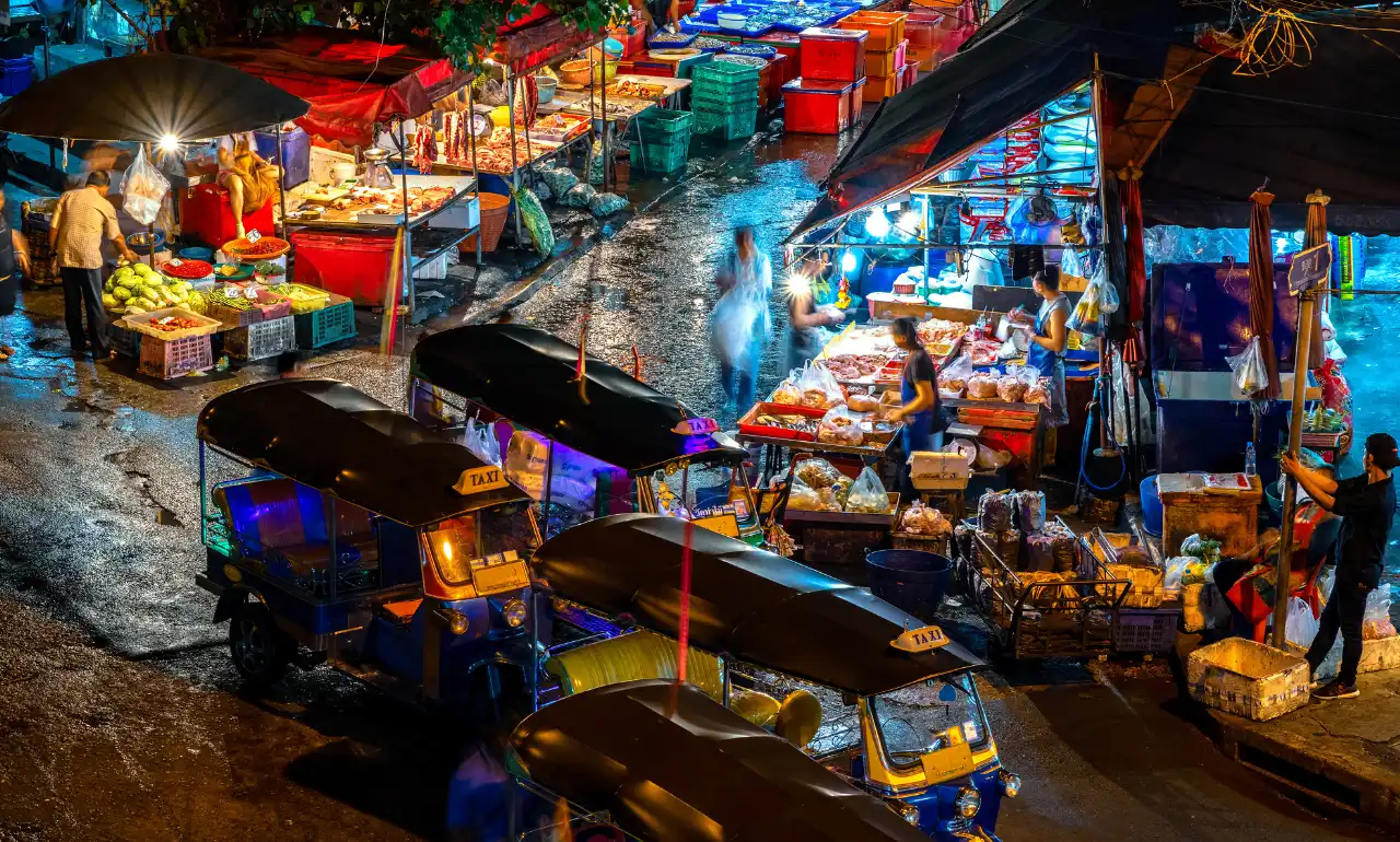 Nocny market w Bangkoku Nocny market w Bangkoku