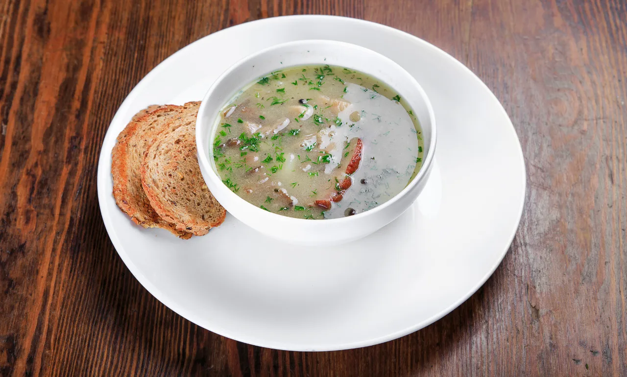 Česnečka – czosnkowa zupa 
