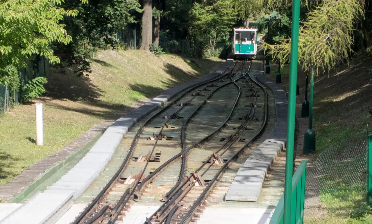 Kolejka na wzgórze Petřín