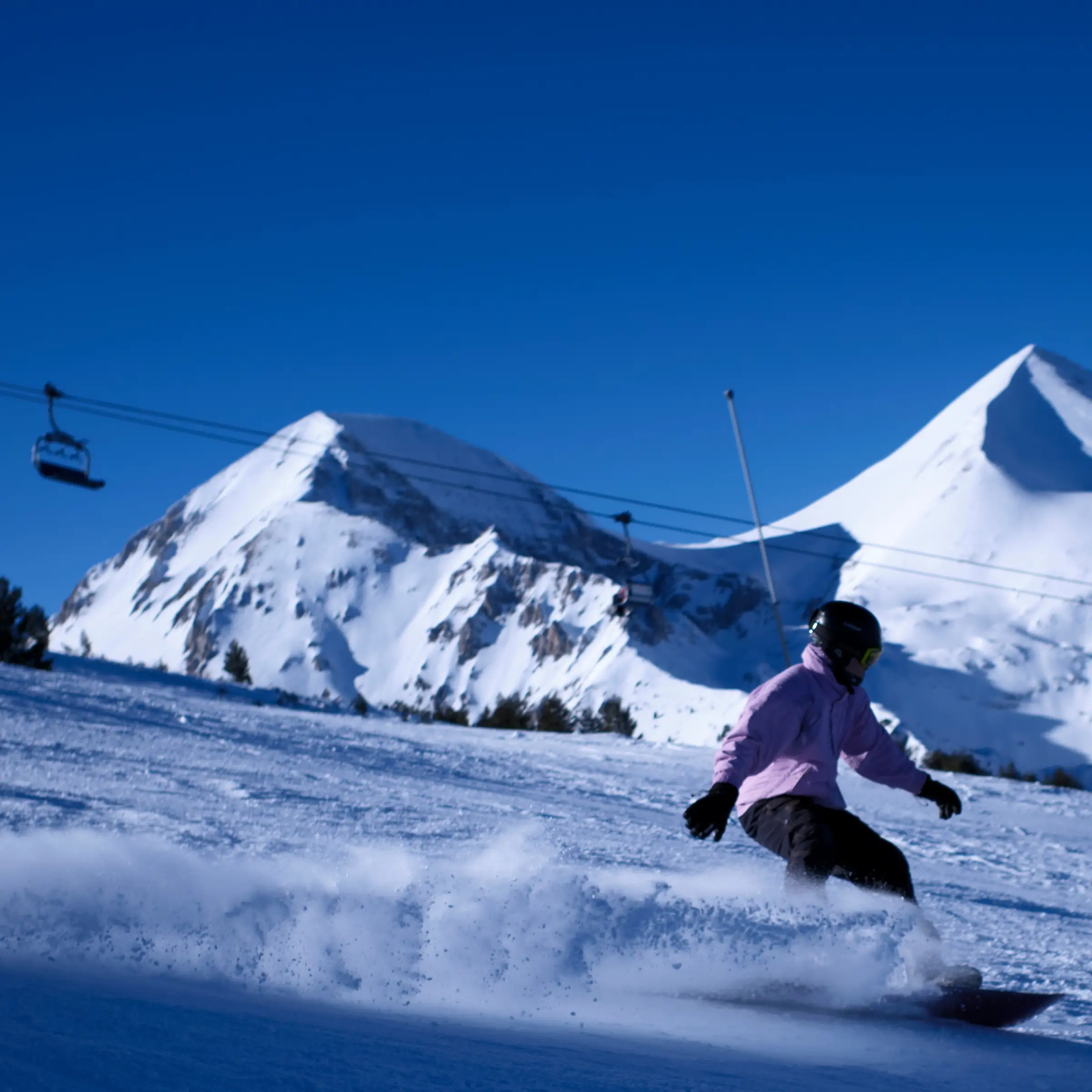 Mężczyzna na snowboardzie, Bansko