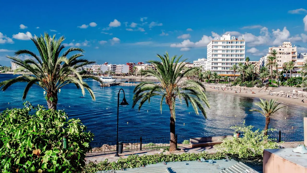 Ibiza &ndash; atrakcje, które warto zobaczyć. Co robić na Białej Wyspie?