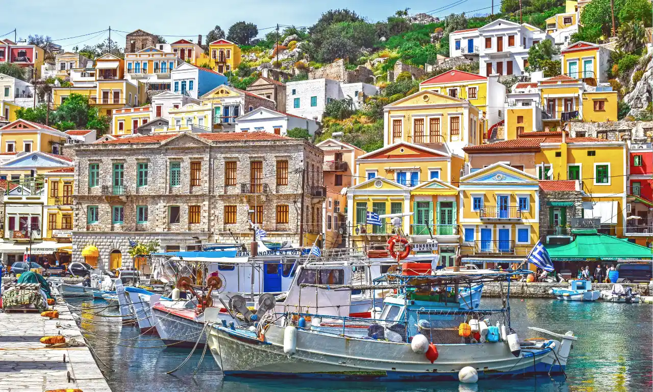 Kolorowe domki na wyspie Symi