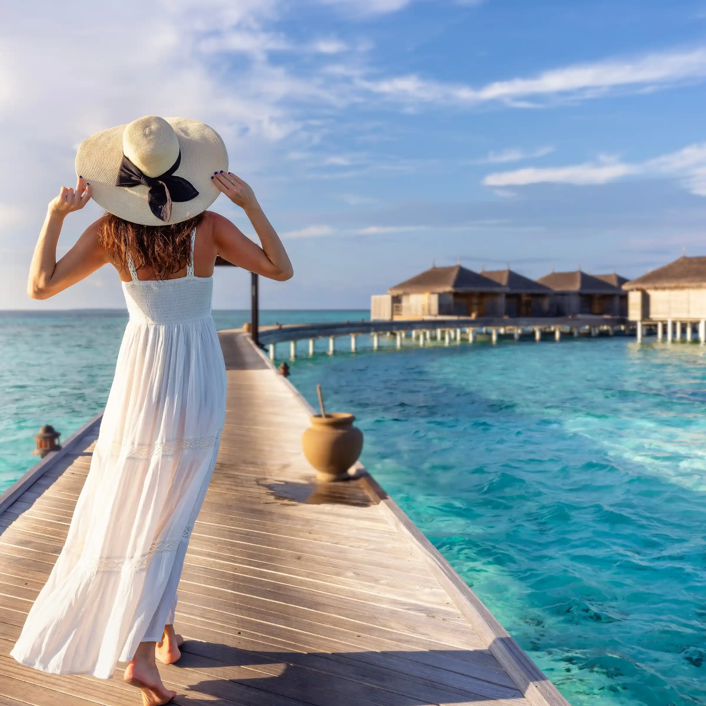 Kobieta w sukience na Malediwach