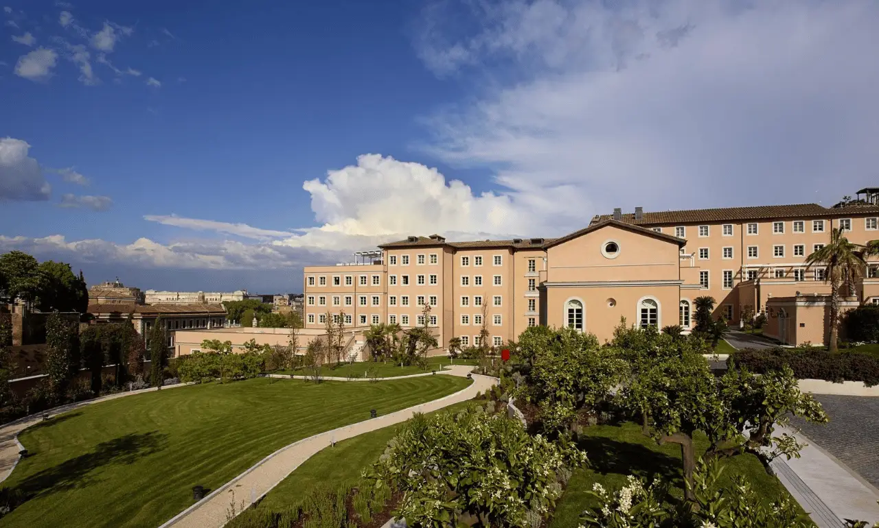 Villa Agrippina Gran Melia - Pięciogwiazdkowy hotel z widokiem na Bazylikę św. Piotra Villa Agrippina Gran Melia - Pięciogwiazdkowy hotel z widokiem na Bazylikę św. Piotra