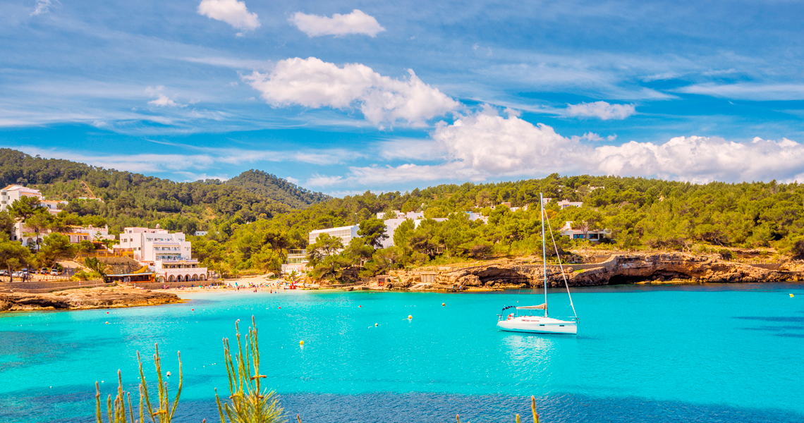 Ibiza &ndash; atrakcje i najpiękniejsze miejsca na wyspie. TOP 8 miejsc, które warto zobaczyć