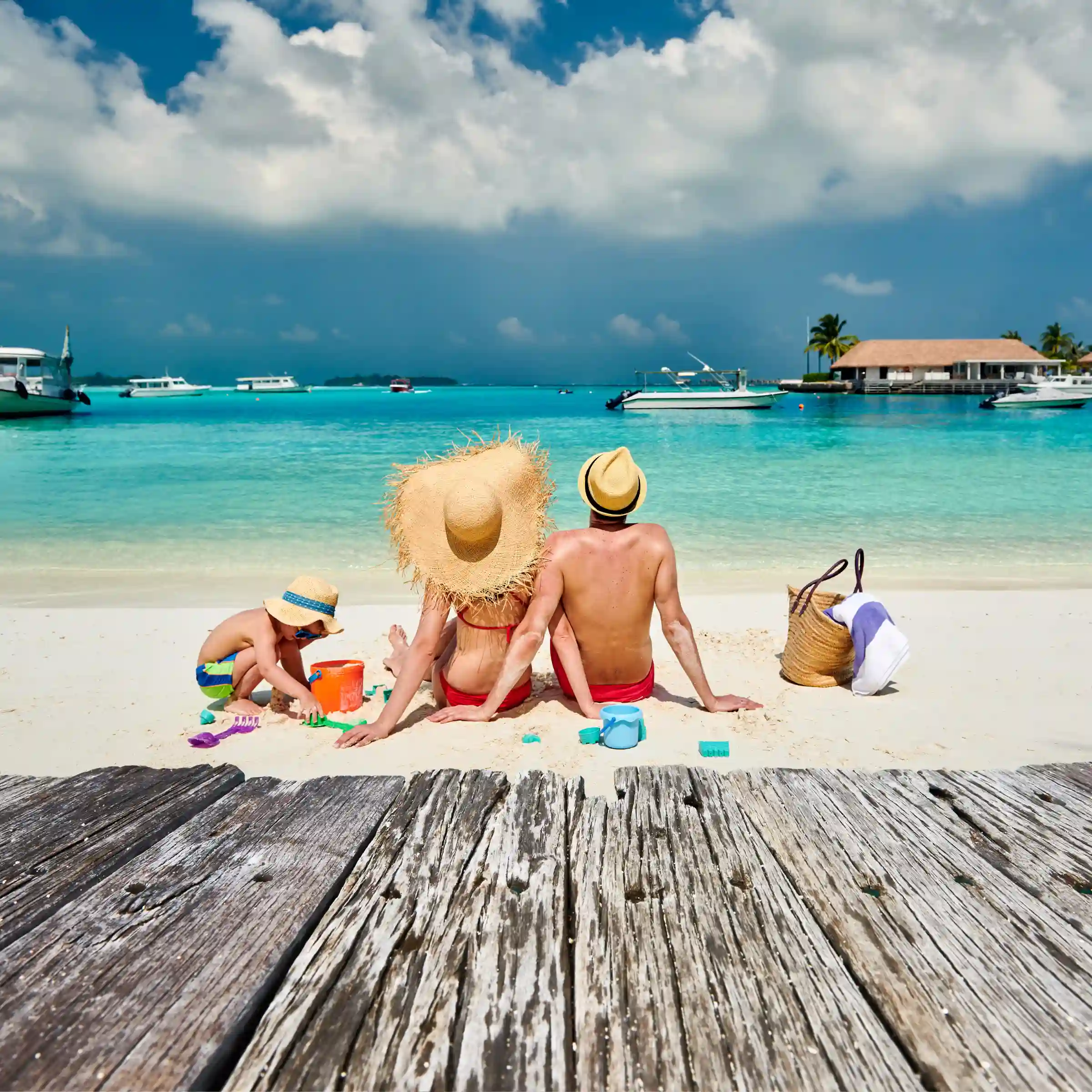 Rodzina na plaży na Malediwach
