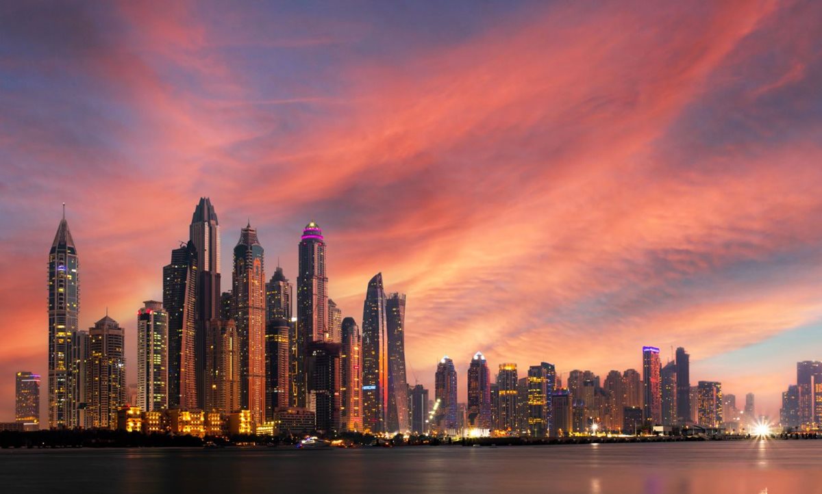 Dubaj o zachodzie słońca