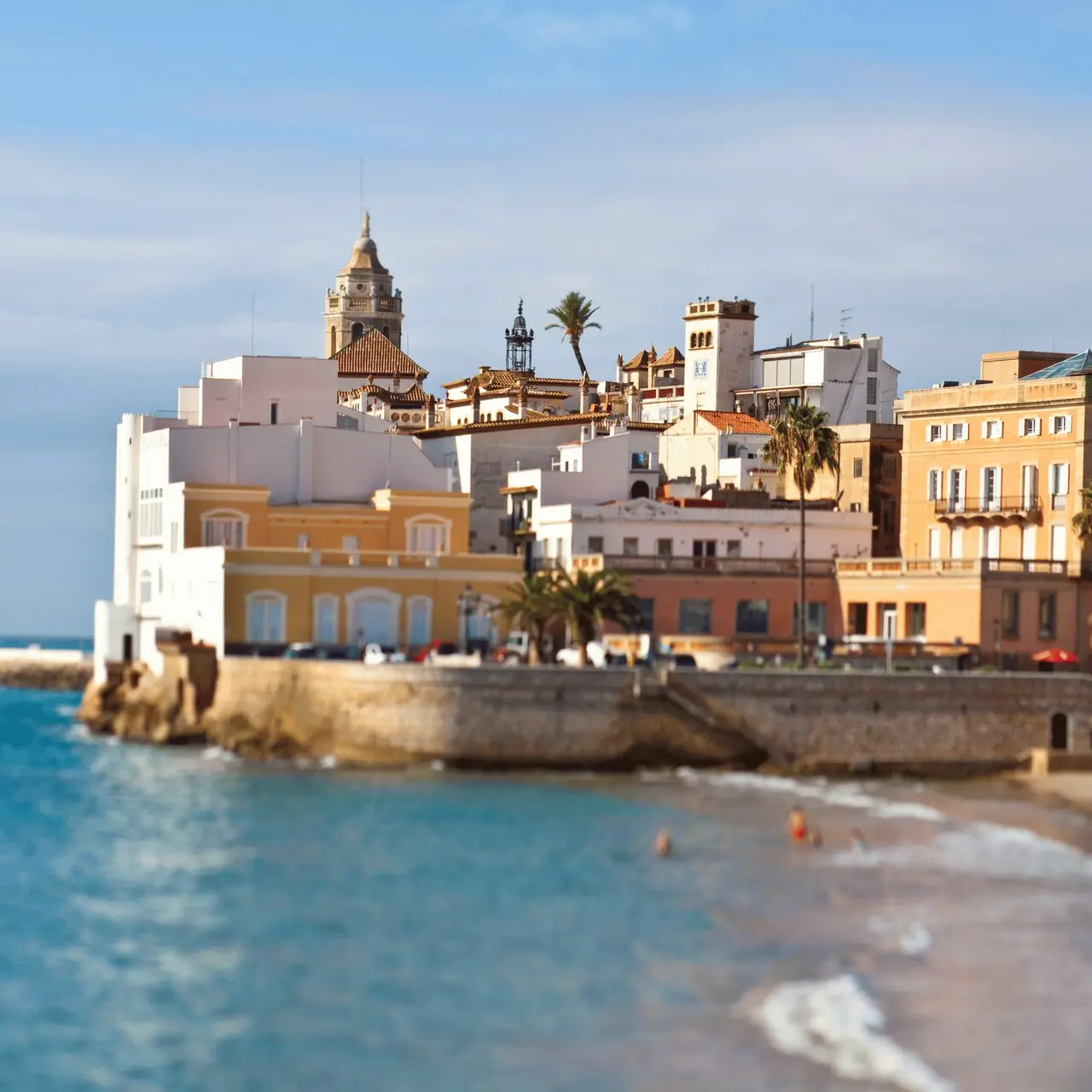 Sitges, miasto położone 35 km od Barcelony