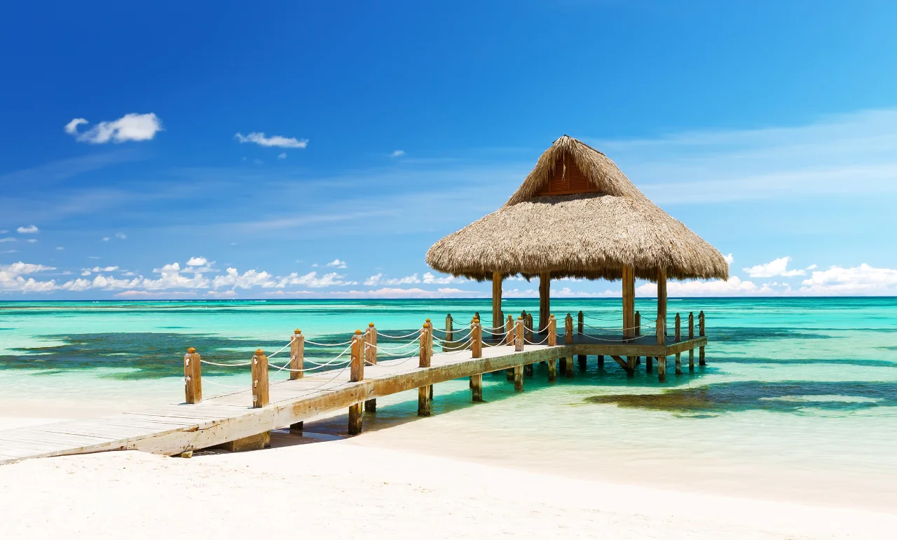Altana na tropikalnej plaży w Punta Cana
