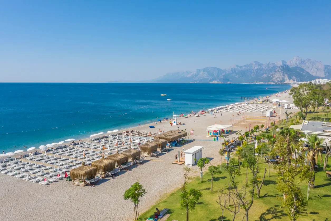 Antalya, Plaża Konyaalti