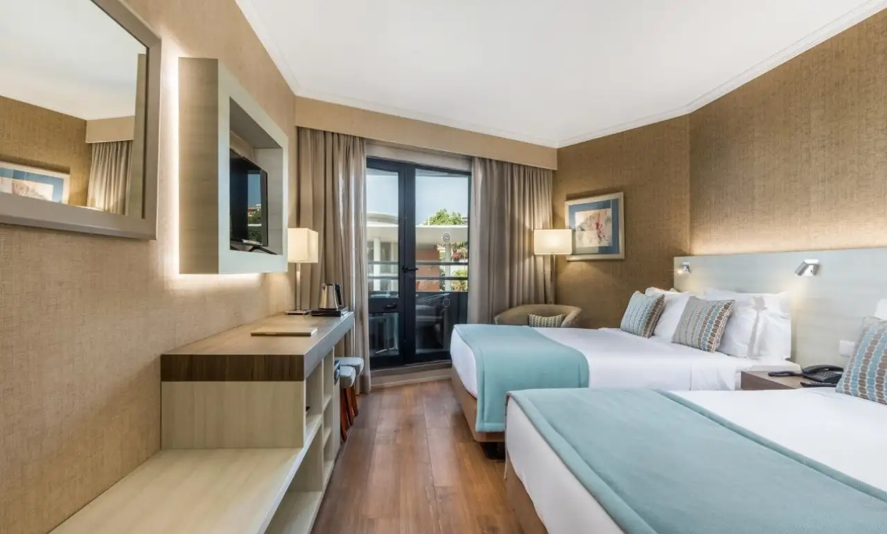 Pokój w hotelu Enotel Lido Resort 