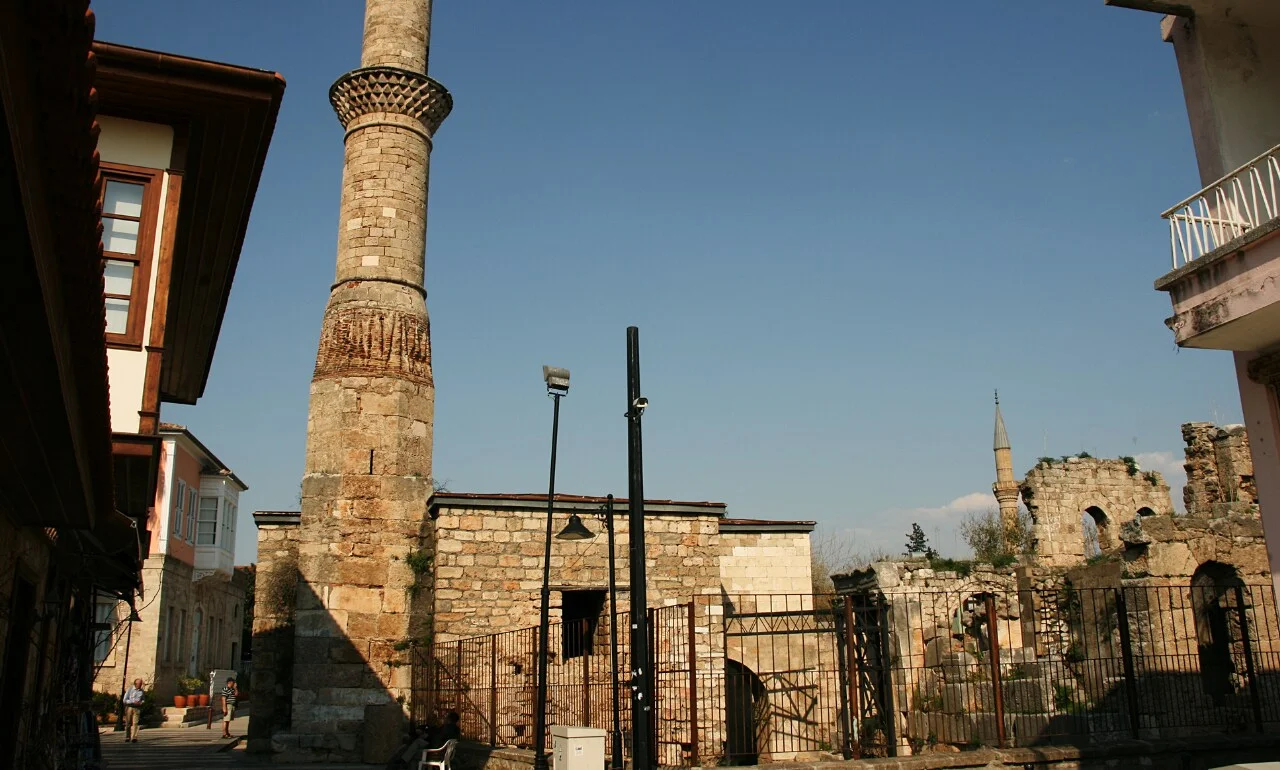 Meczet Kesik Minare, Antalya