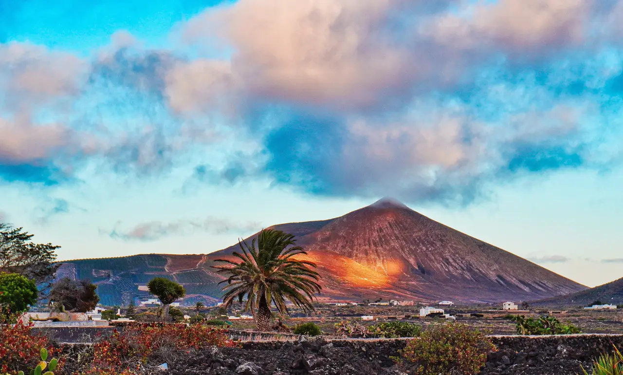 Wulkan na wyspie Lanzarote Wulkan na wyspie Lanzarote