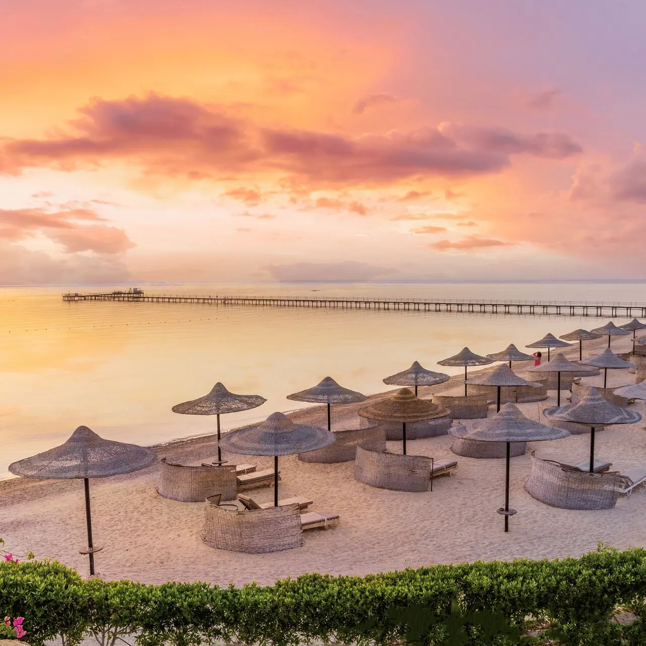 Wschód słońca na plaży w Marsa Alam, Egipt Wschód słońca na plaży w Marsa Alam, Egipt