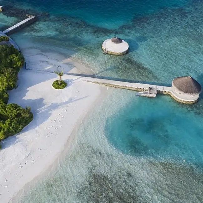 Plaża na wyspie Dhigufinolhu, Malediwy