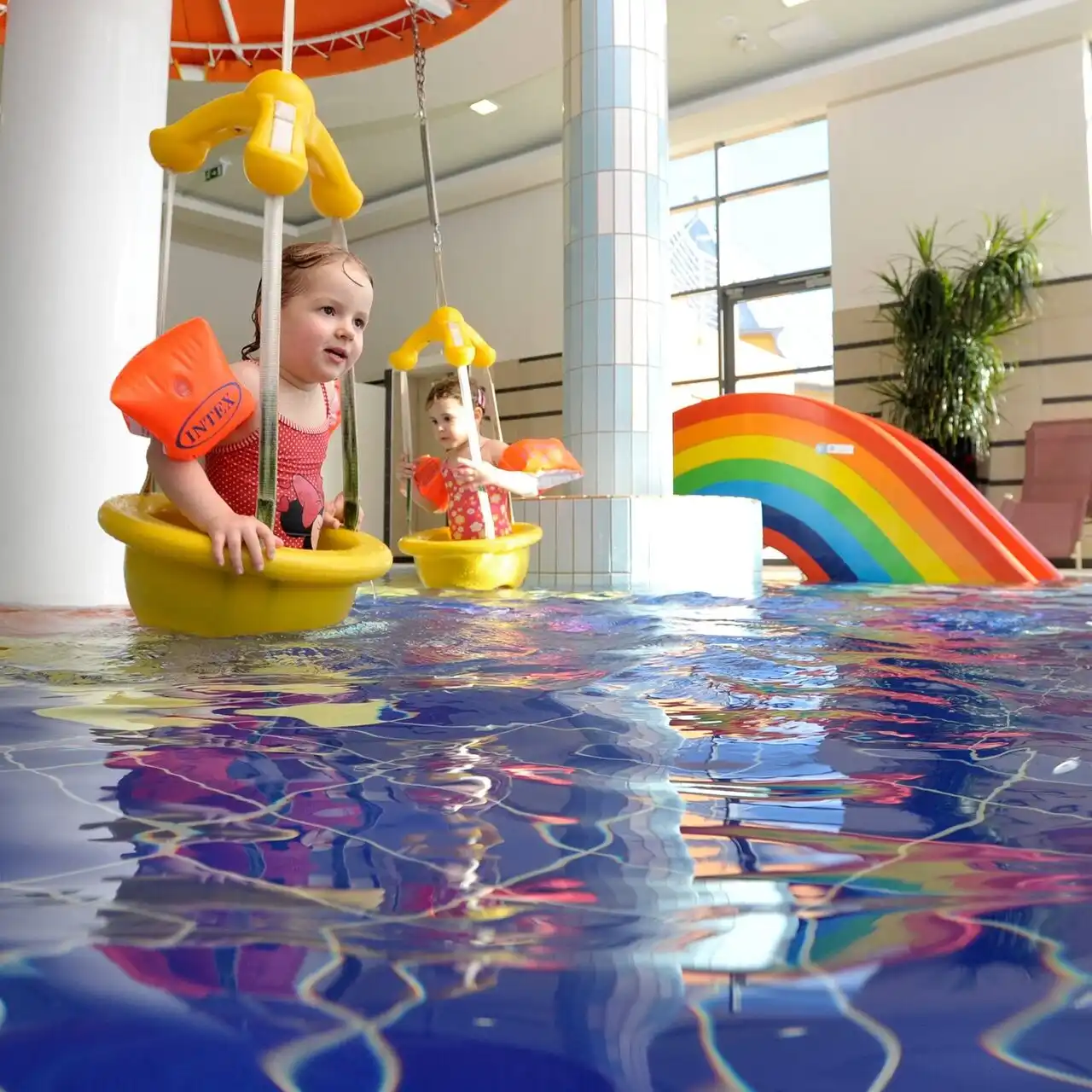 Basen w Park Inn by Radisson Sárvár Resort & Spa, Węgry