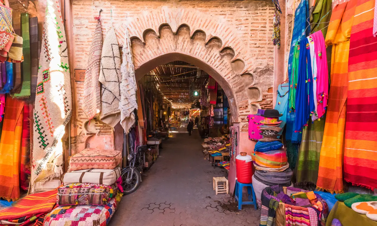 Targ w Marrakeszu Targ w Marrakeszu